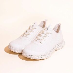 NWT Snibbs ROVR Women’s 6.5